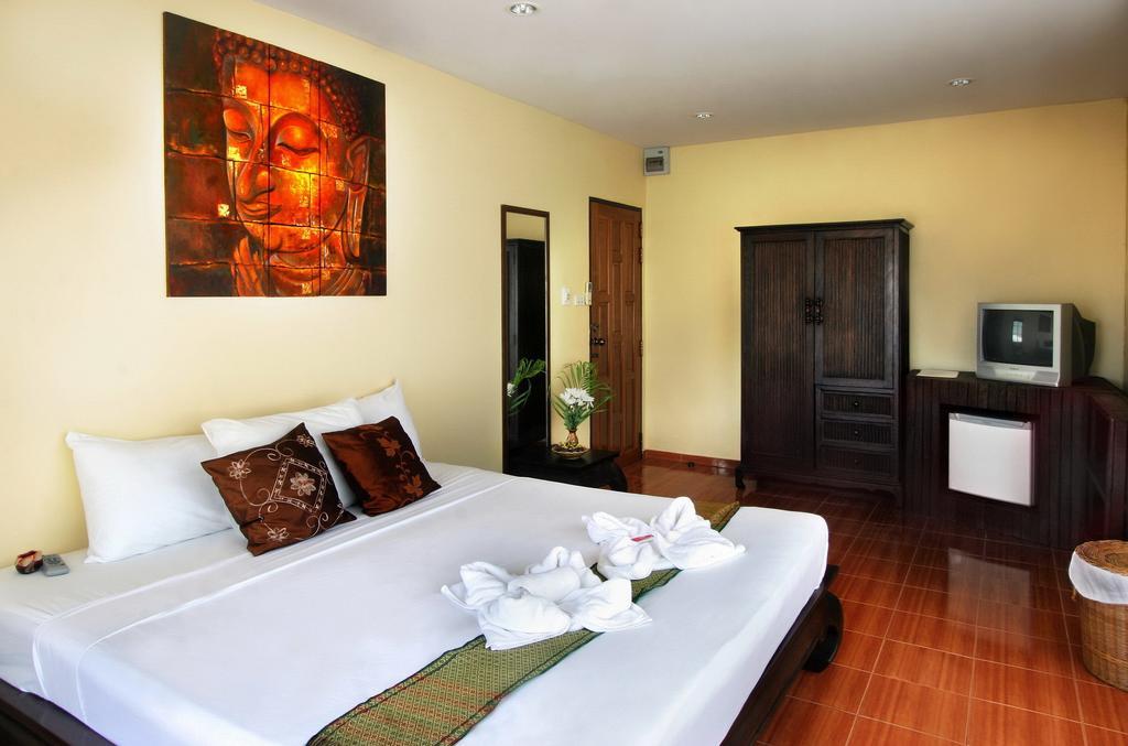Karon Pool Hotel Habitación foto